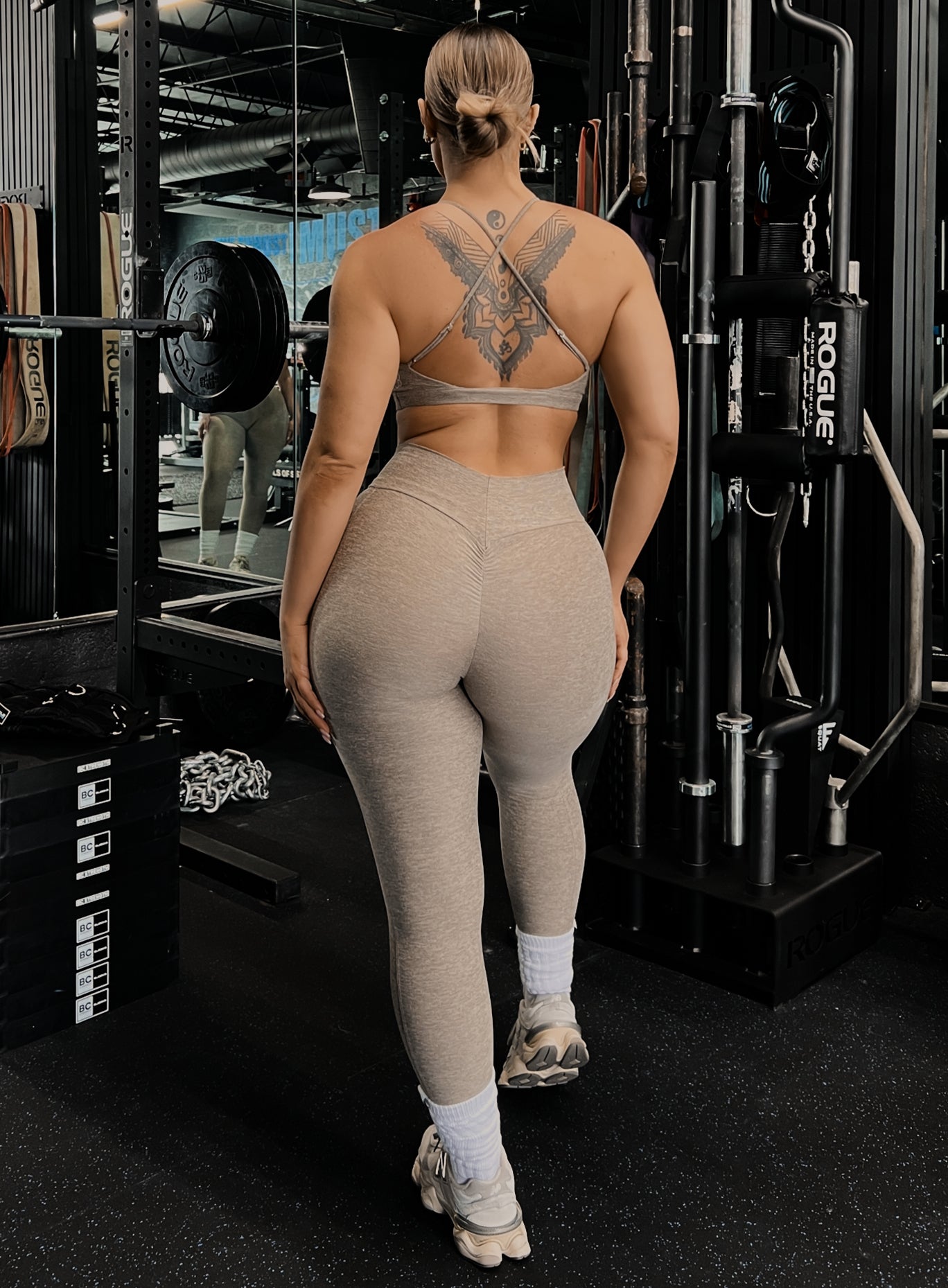 Curves Leggings - Image 2